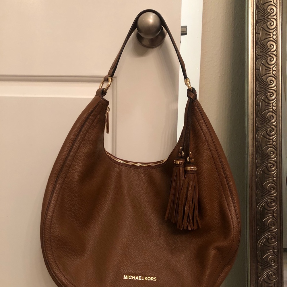 Beautiful Michael Khors Shoulder Bag